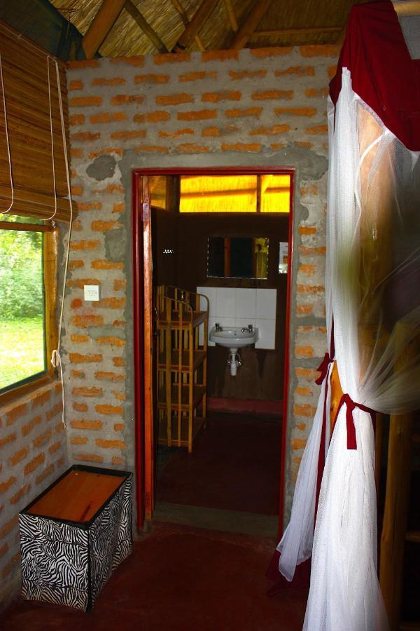 מלון Paraa Red Chilli Rest Camp מראה חיצוני תמונה