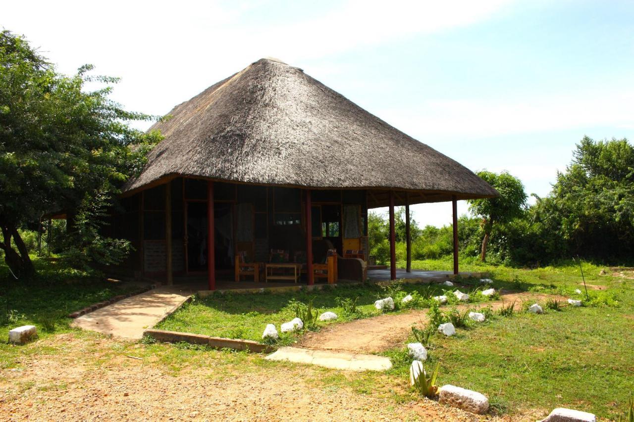 מלון Paraa Red Chilli Rest Camp מראה חיצוני תמונה