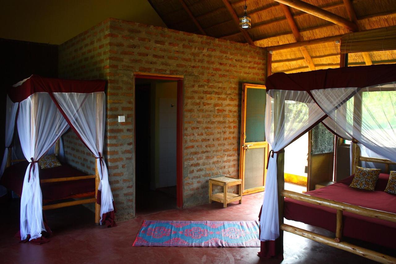 מלון Paraa Red Chilli Rest Camp מראה חיצוני תמונה